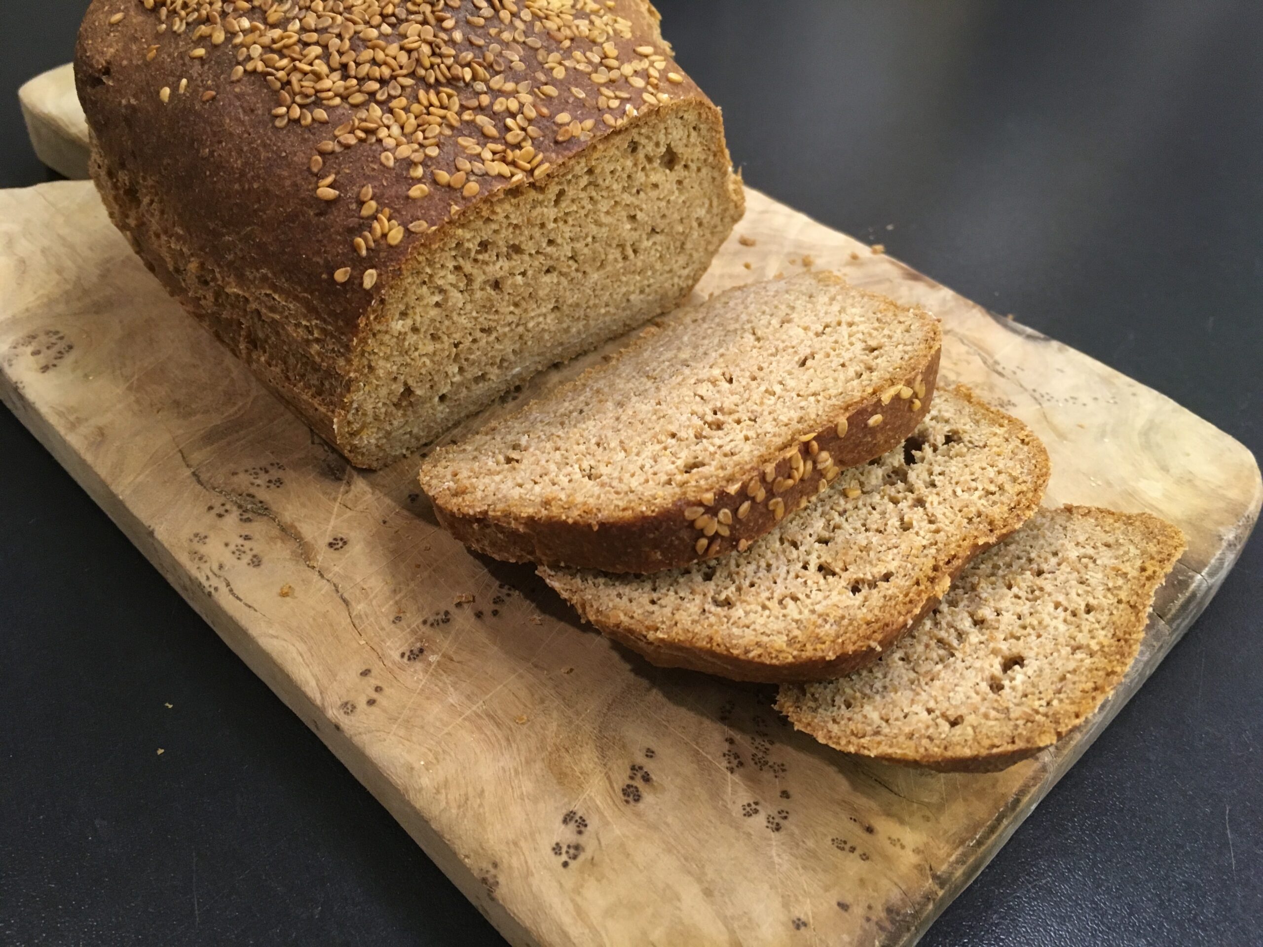BROT OHNE EIN GRAMM MEHL