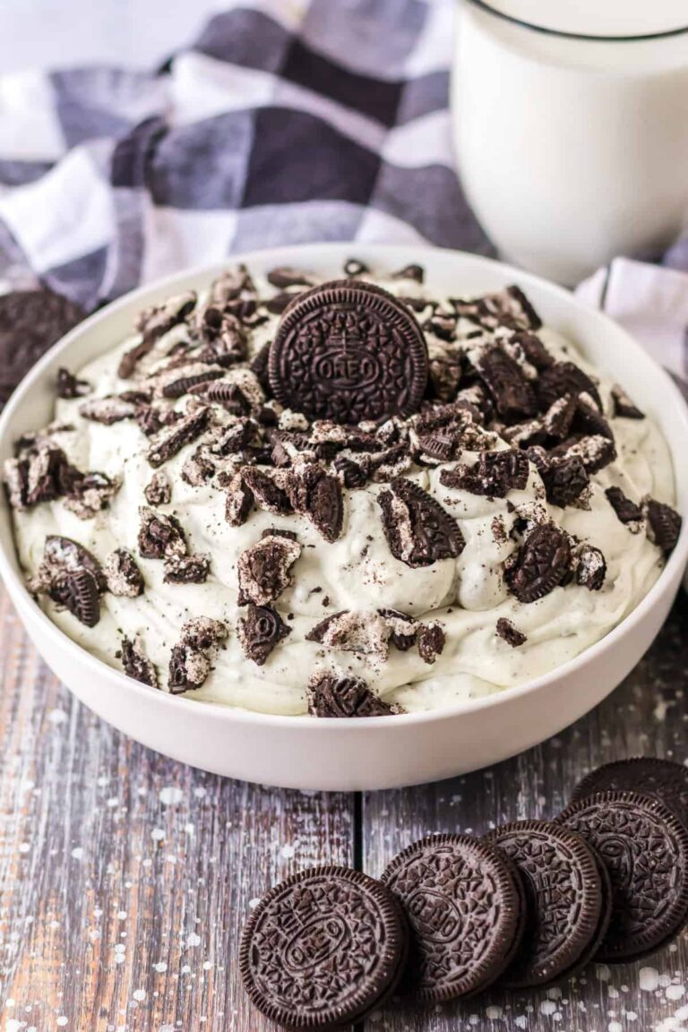 Protein Oreo Fluff Dessert – Guilt-Free Indulgence! 🍪💪